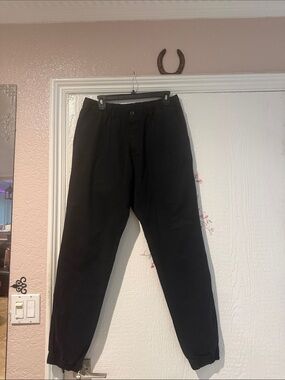 Men's Black Elastic-Waist Jogger Pants